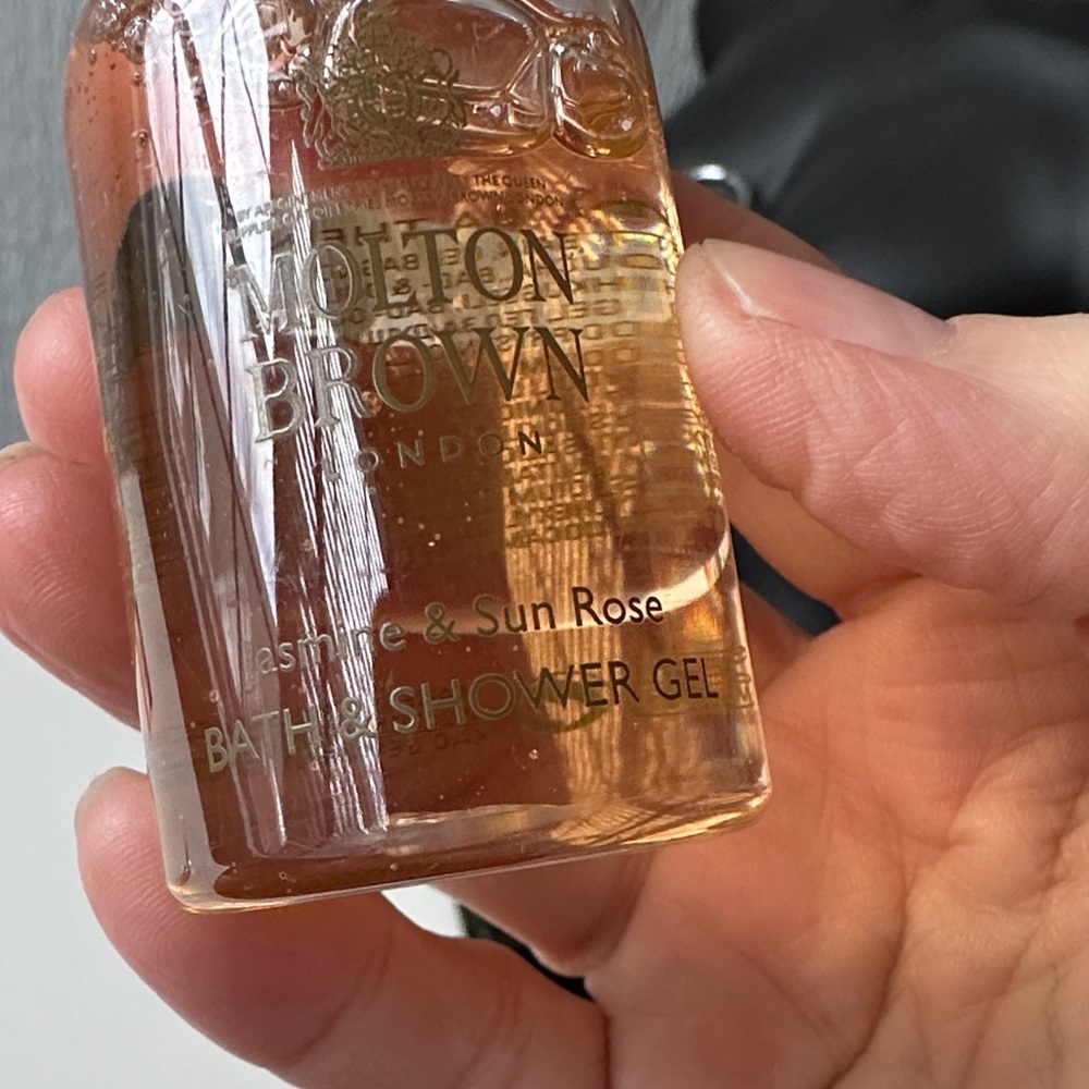 Molton Brown Body Wash Trio - Picture 3 of 7